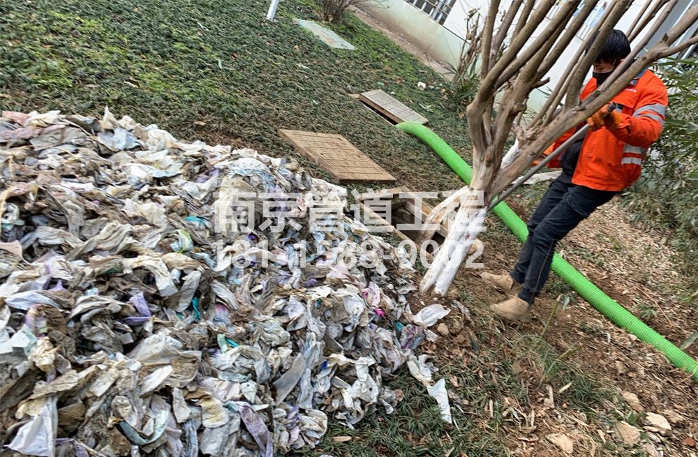 315兴隆化粪池垃圾清理